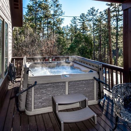 Fifth Dimension, 2 Bedrooms, Wifi, Hot Tub, Game Table, Grill, Sleeps 4 Рюидозо Екстериор снимка