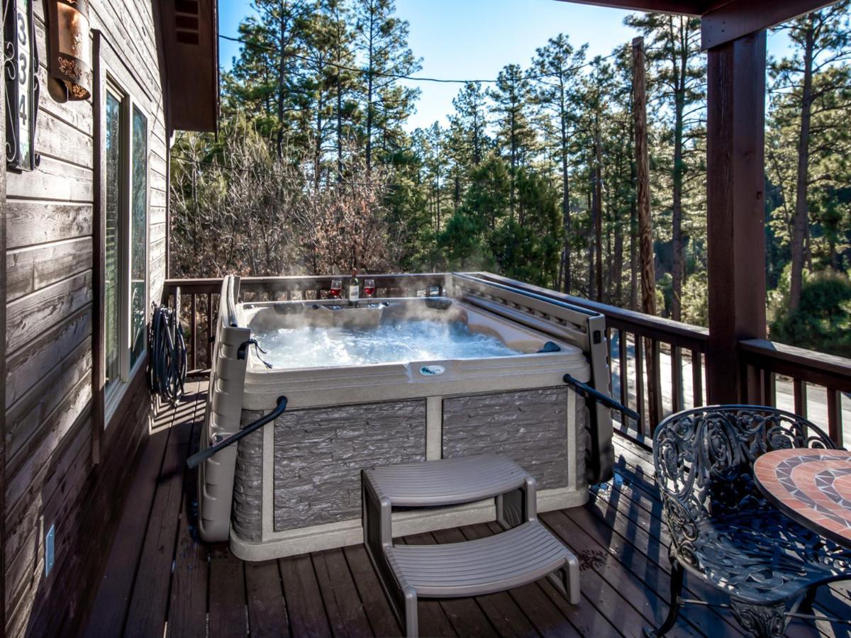 Fifth Dimension, 2 Bedrooms, Wifi, Hot Tub, Game Table, Grill, Sleeps 4 Рюидозо Екстериор снимка